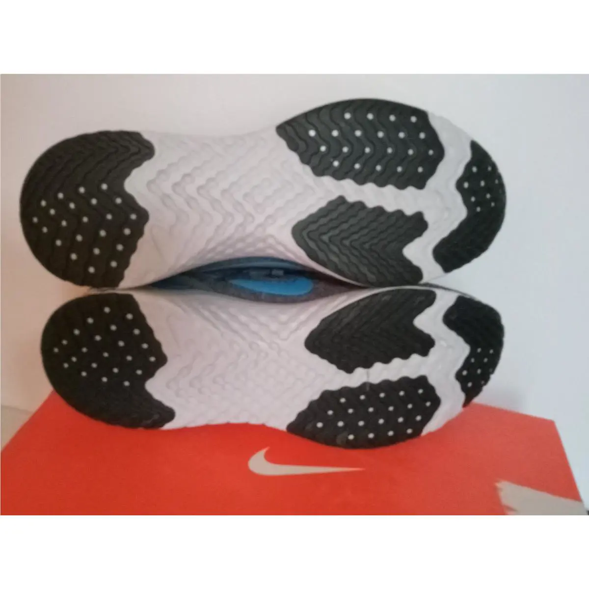 Nike shoes - Nike Odyssey React - Odyssey React - AO9819-008 - Gray, Manufacturer: Thunder Grey/Blue Hero (UPC: 886736413457) 4