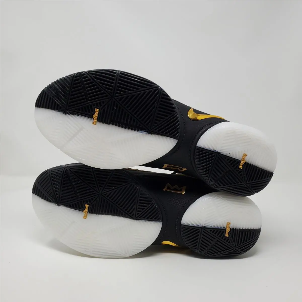 Nike shoes - LeBron XXII - LeBron XXII - HV8454-100 - Black 6