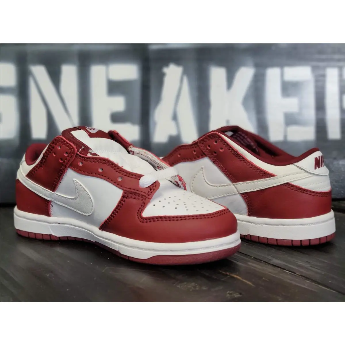 Nike shoes - Red (UPC: 091203156991) 0