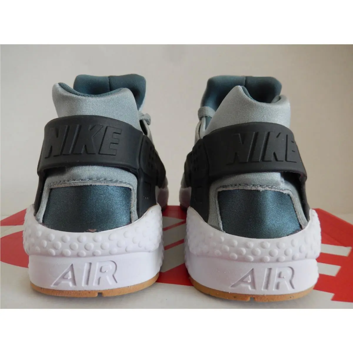 Nike shoes - Nike Air Huarache - Air Huarache - 318429-022 - Grey (UPC: 885179030276) 2