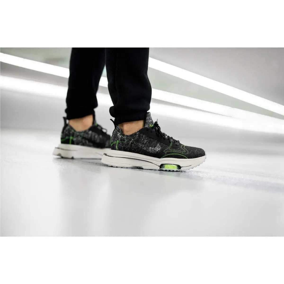 Nike shoes - Black, Electric Green (UPC: 194502112733) 1