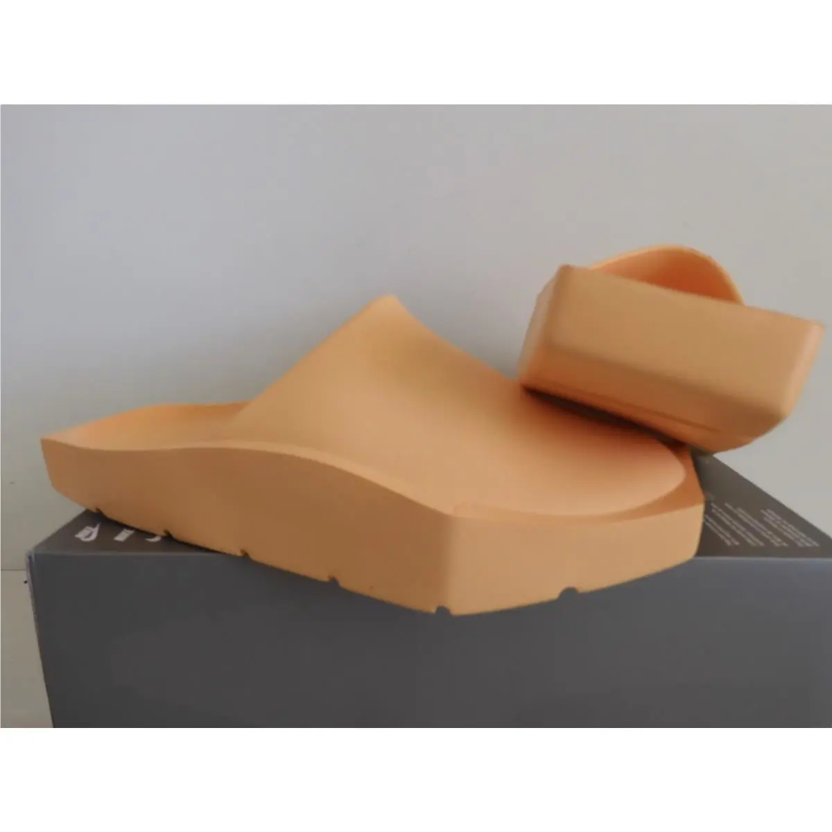 Nike shoes - Jordan Slide - Slide - Gold (UPC: 196604403252) 0