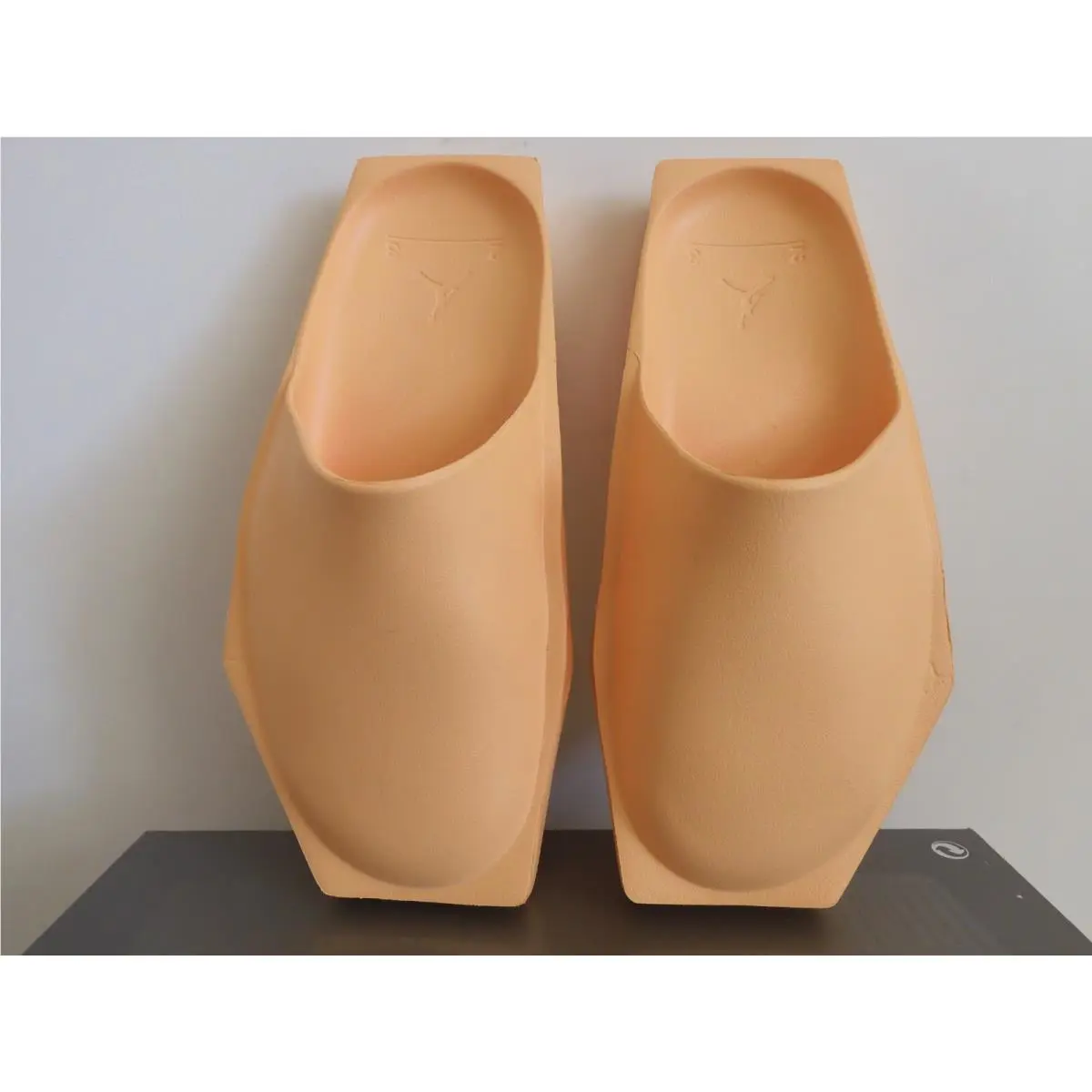 Nike shoes - Jordan Slide - Slide - Gold (UPC: 196604403252) 4