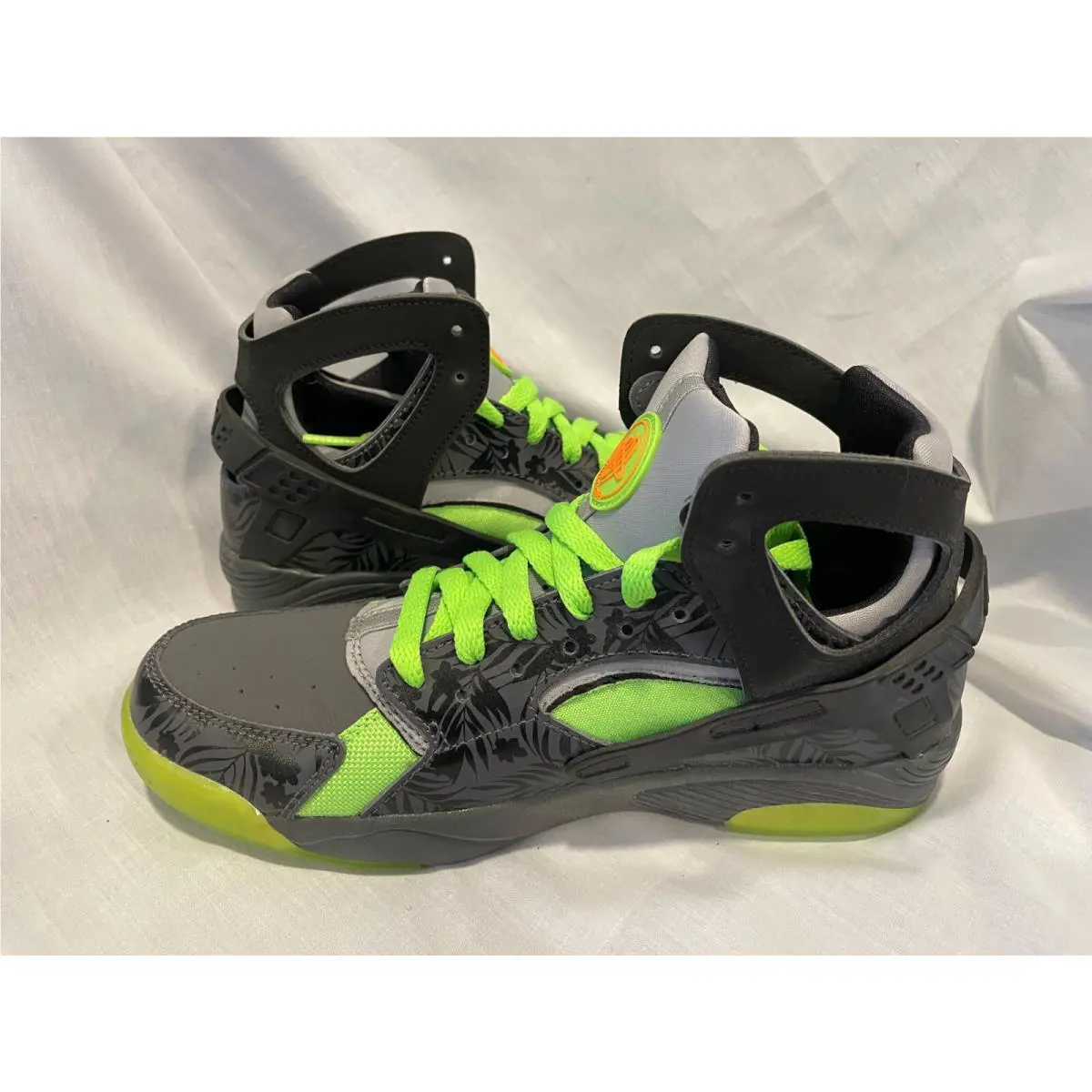 Nike shoes - Nike Flight Huarache - Flight Huarache - Gray (UPC: 888408136145) 2