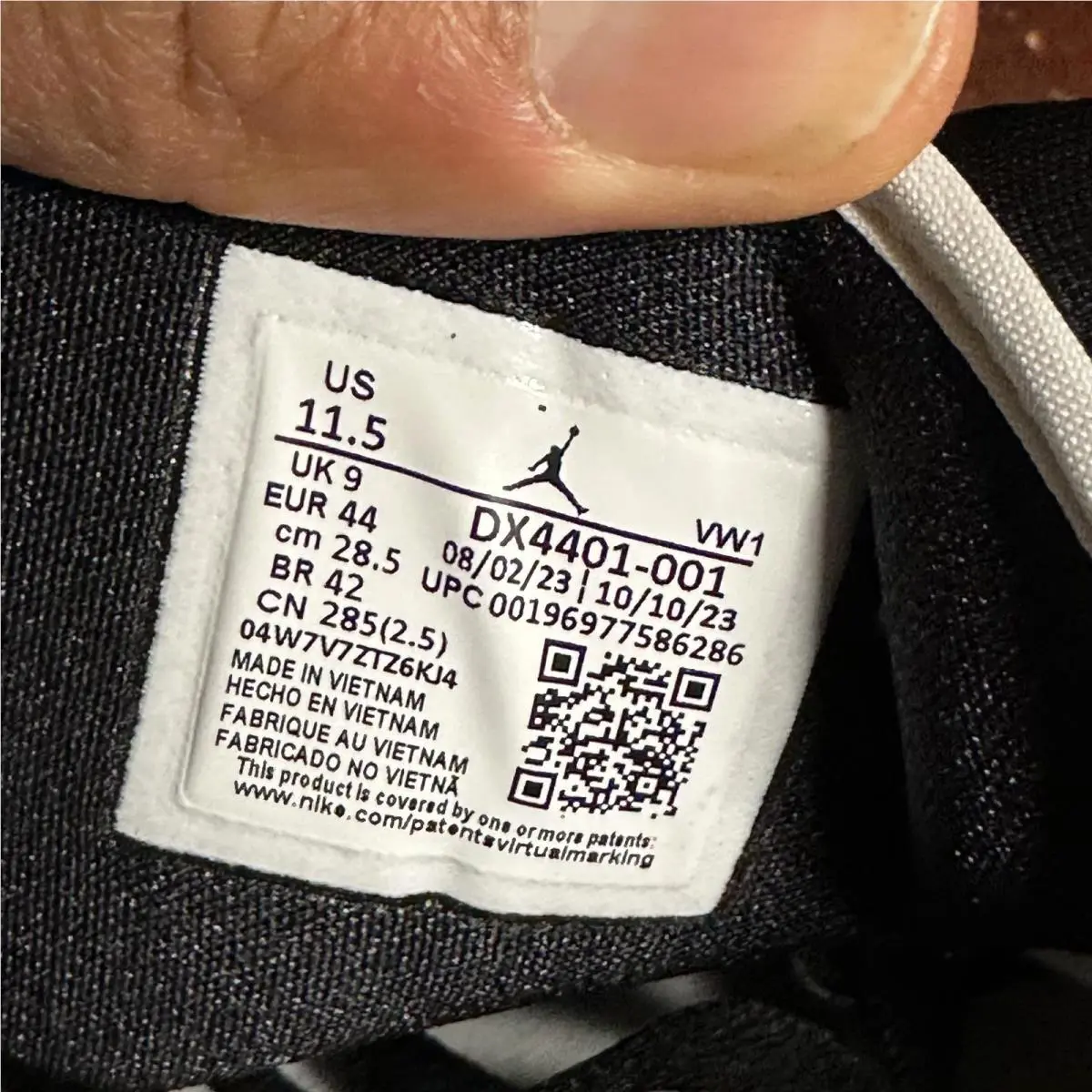 Nike shoes - Black 4