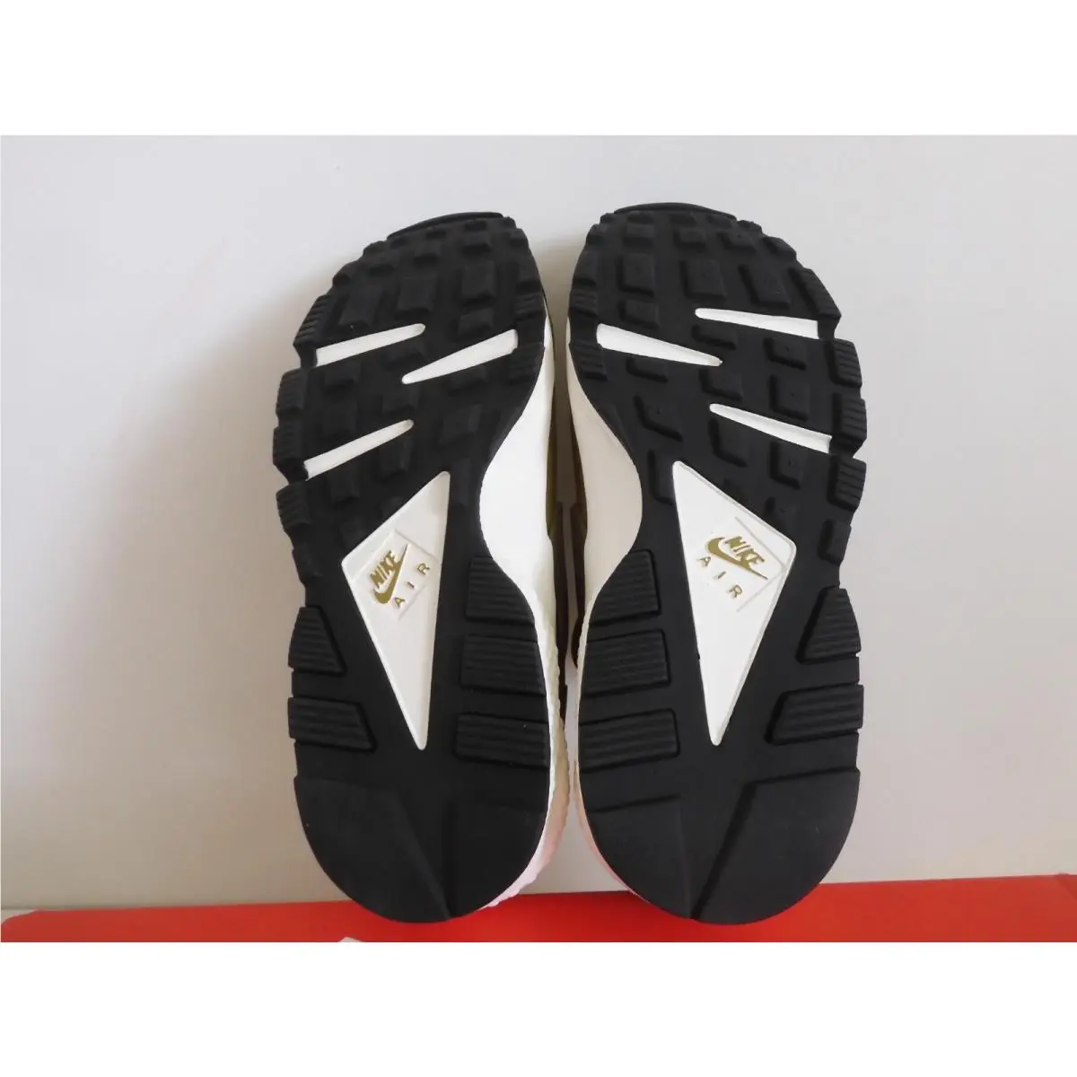 Nike shoes - Nike Air Huarache Run - Air Huarache Run - 634835-700 - Brown (UPC: 0888408338631) 5