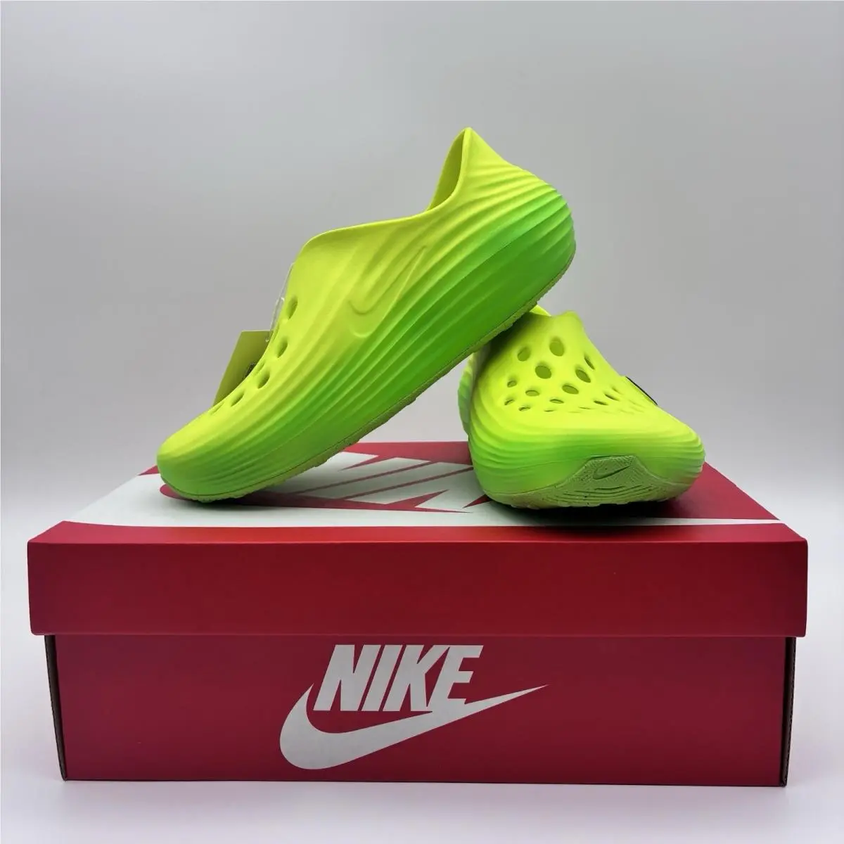 Nike Reactx Rejuven8 Green Strike Volt Clog HV5060-300 Mens Size 8 - Green