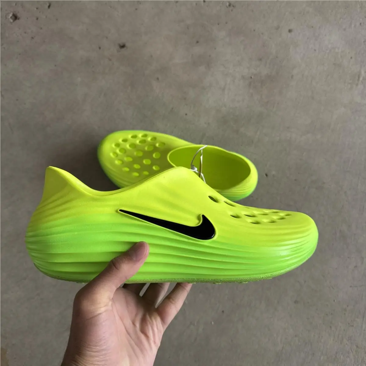 Nike Reactx Rejuven8 Green Strike HV5060-300 Recovery Shoe Men`s Size 11 - Green