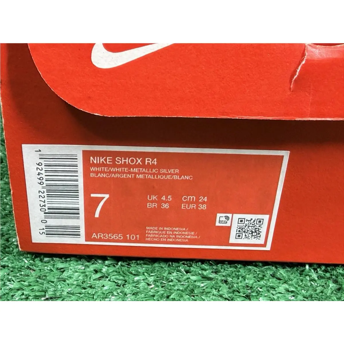 Nike shoes - Nike Shox R4 - Shox - AR3565-101 - White 9