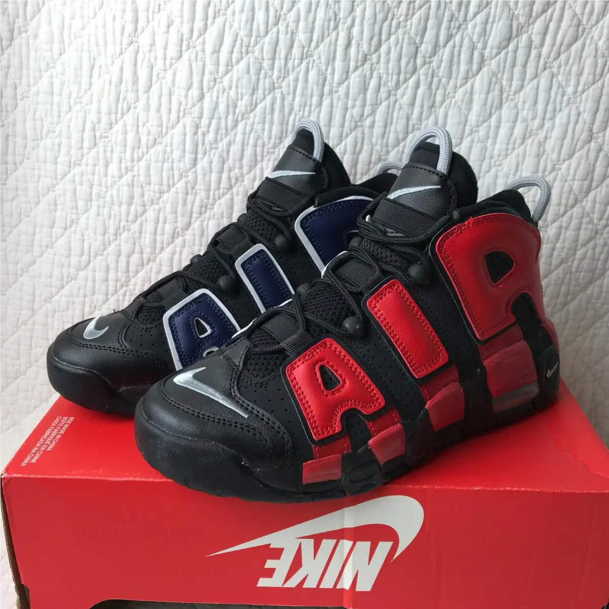 Nike shoes - Nike Air More Uptempo GS - Black/University Red 5