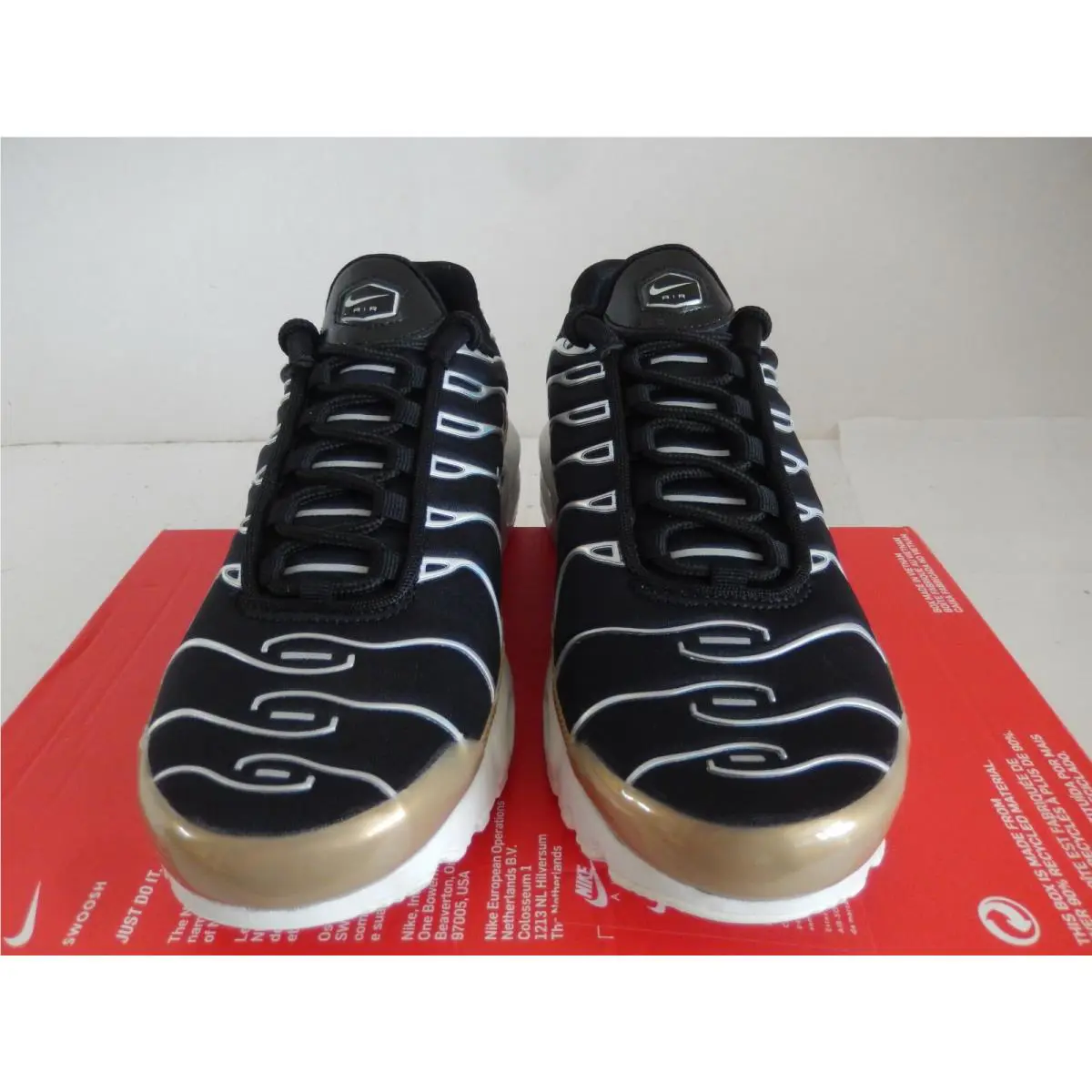 Nike shoes - Nike Air Max Plus - Air Max Plus - 605112 055 - Black 1