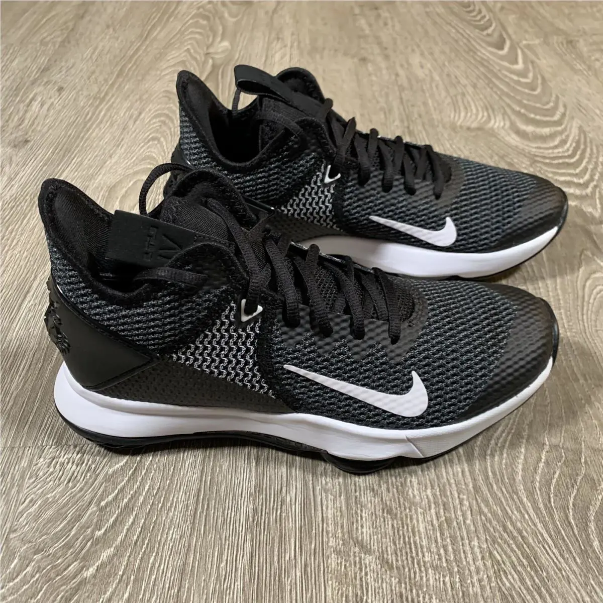 Nike shoes - Nike LeBron Witness - LeBron Witness - BV7427-001 - Black 0