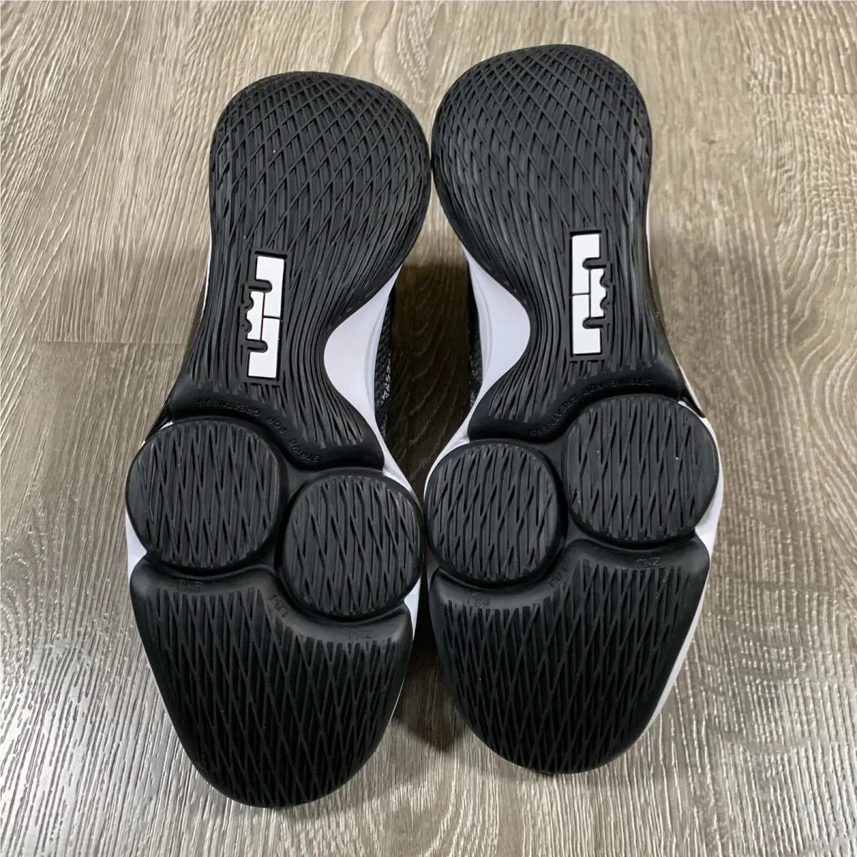 Nike shoes - Nike LeBron Witness - LeBron Witness - BV7427-001 - Black 5