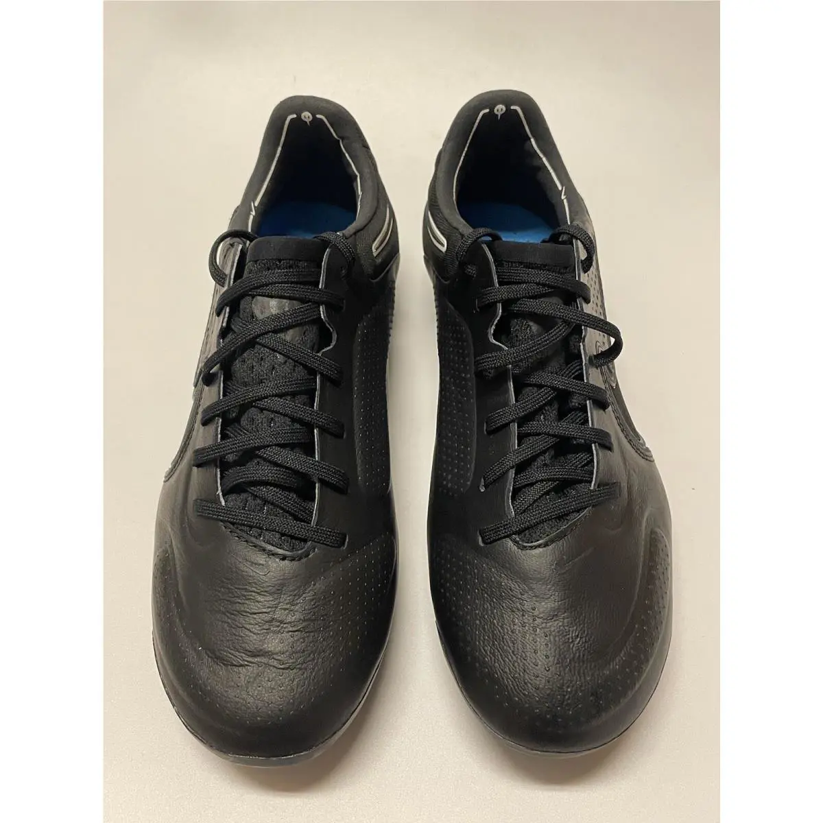 Nike shoes - Black 3