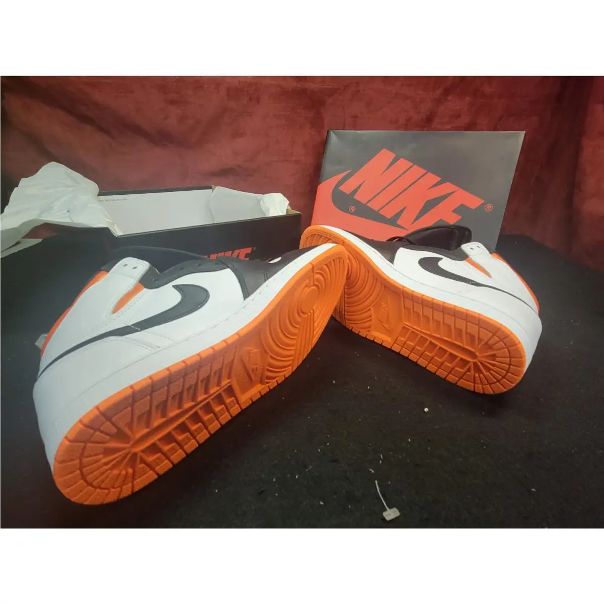 Nike shoes - Air Jordan 1 - Air - 555088180 - Orange 4