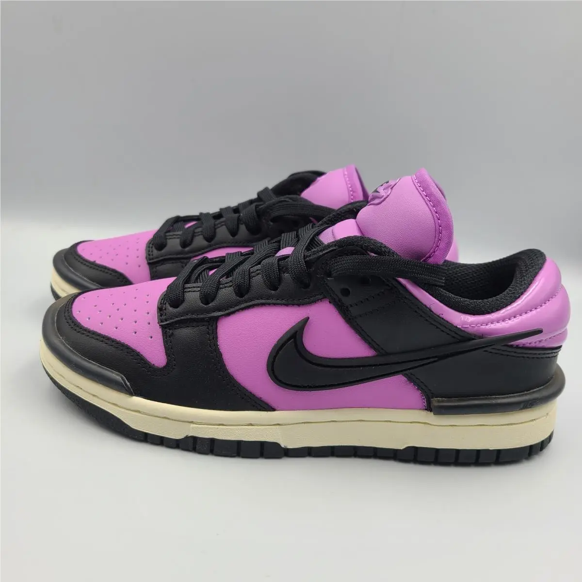 Nike Women`s Dunk Low Rush Fuchsia/black DZ2794-500 6.0