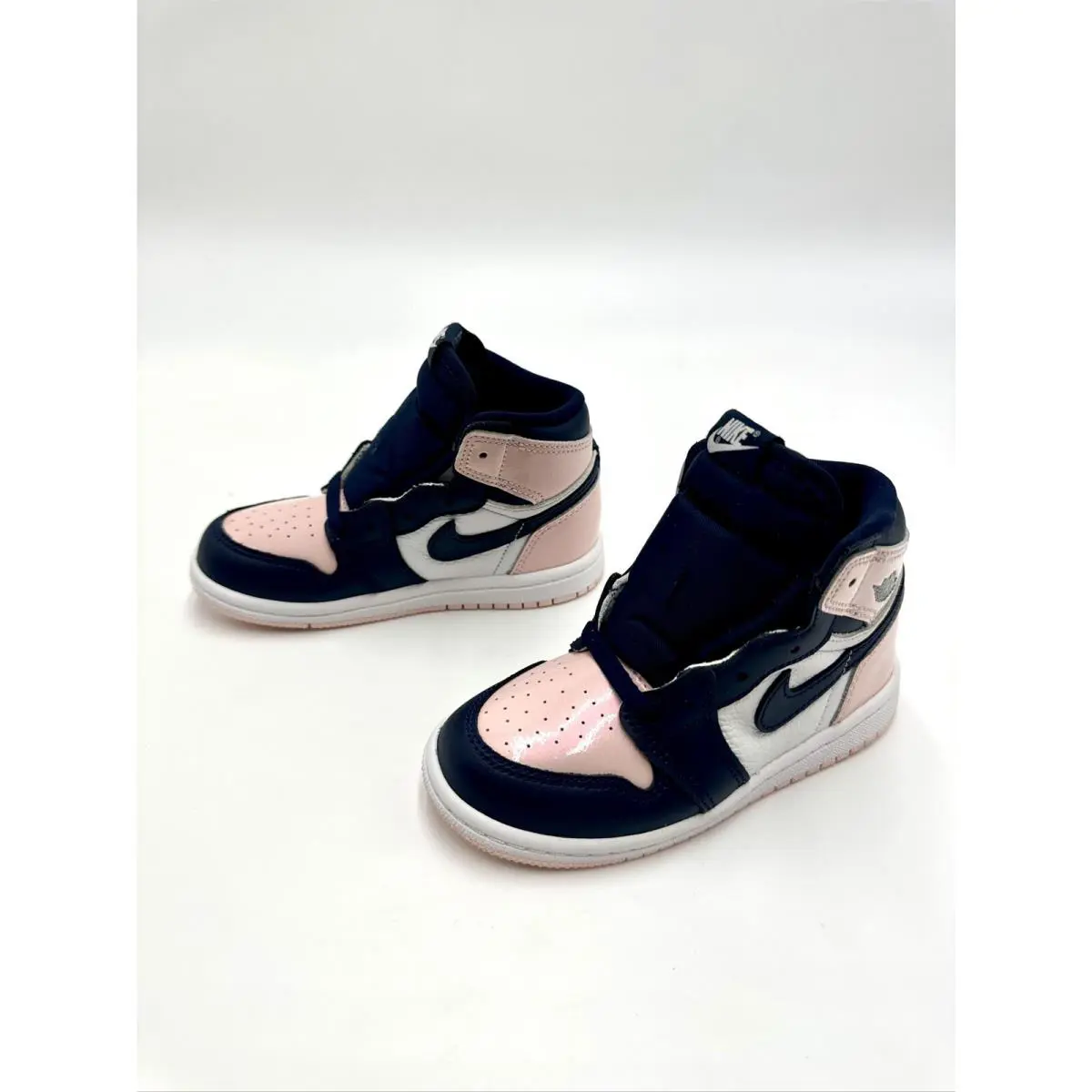 Nike shoes - Air Jordan 1 - Air - Pink 0