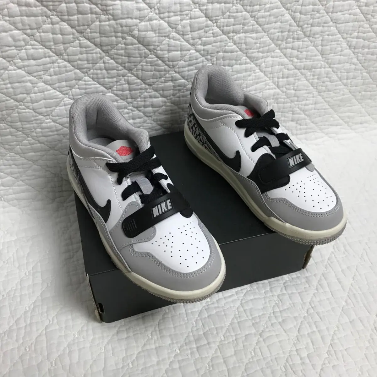 Nike shoes - Jordan Legacy 312 - Legacy - CD9055-101 - Summit White/Fire red 8
