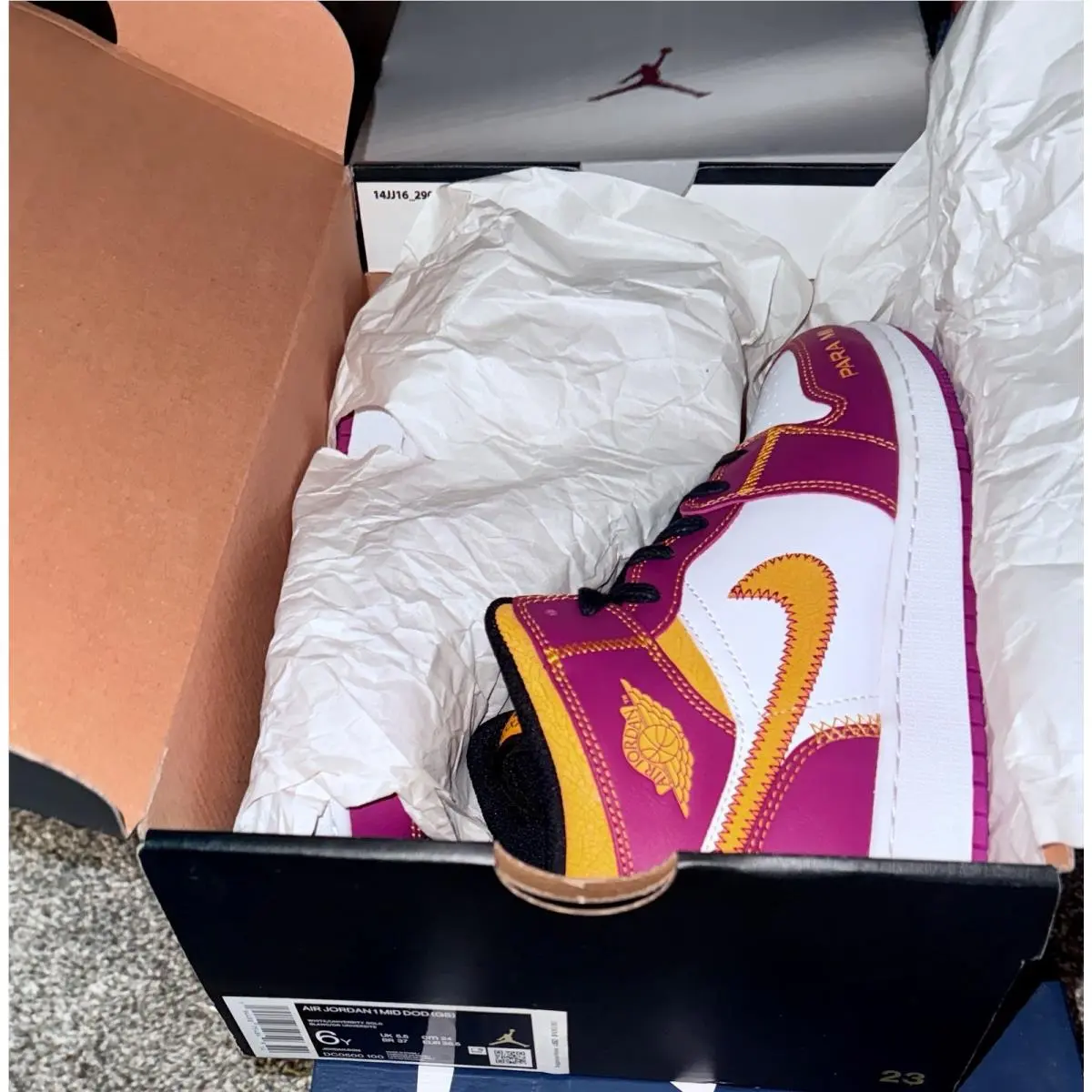 Air Jordan 1 Mid Size 7.5 W 6Y White/university Gold DC0500 100 Dead Stock W Box by Nike