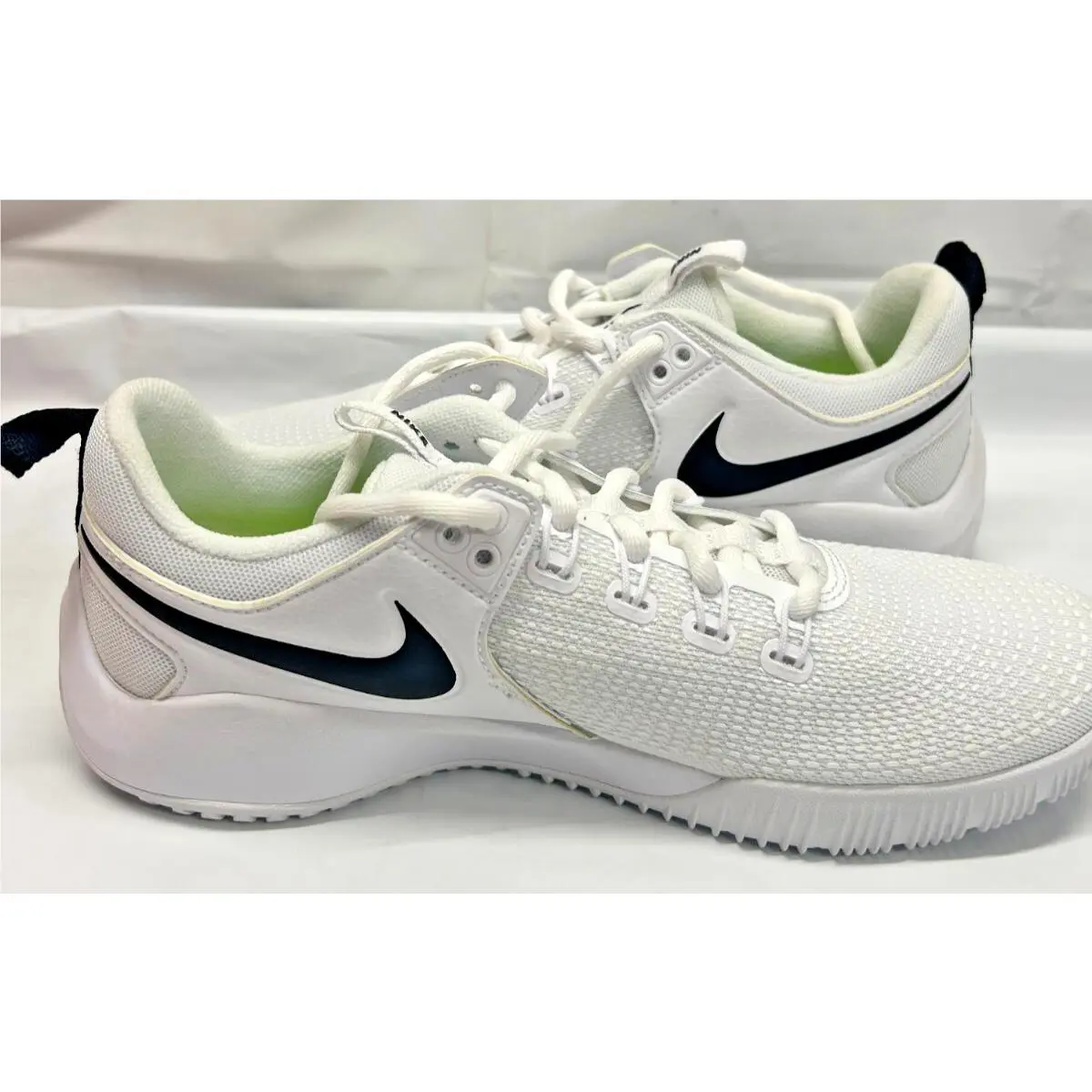 Nike shoes - White (UPC: 666003426683) 2