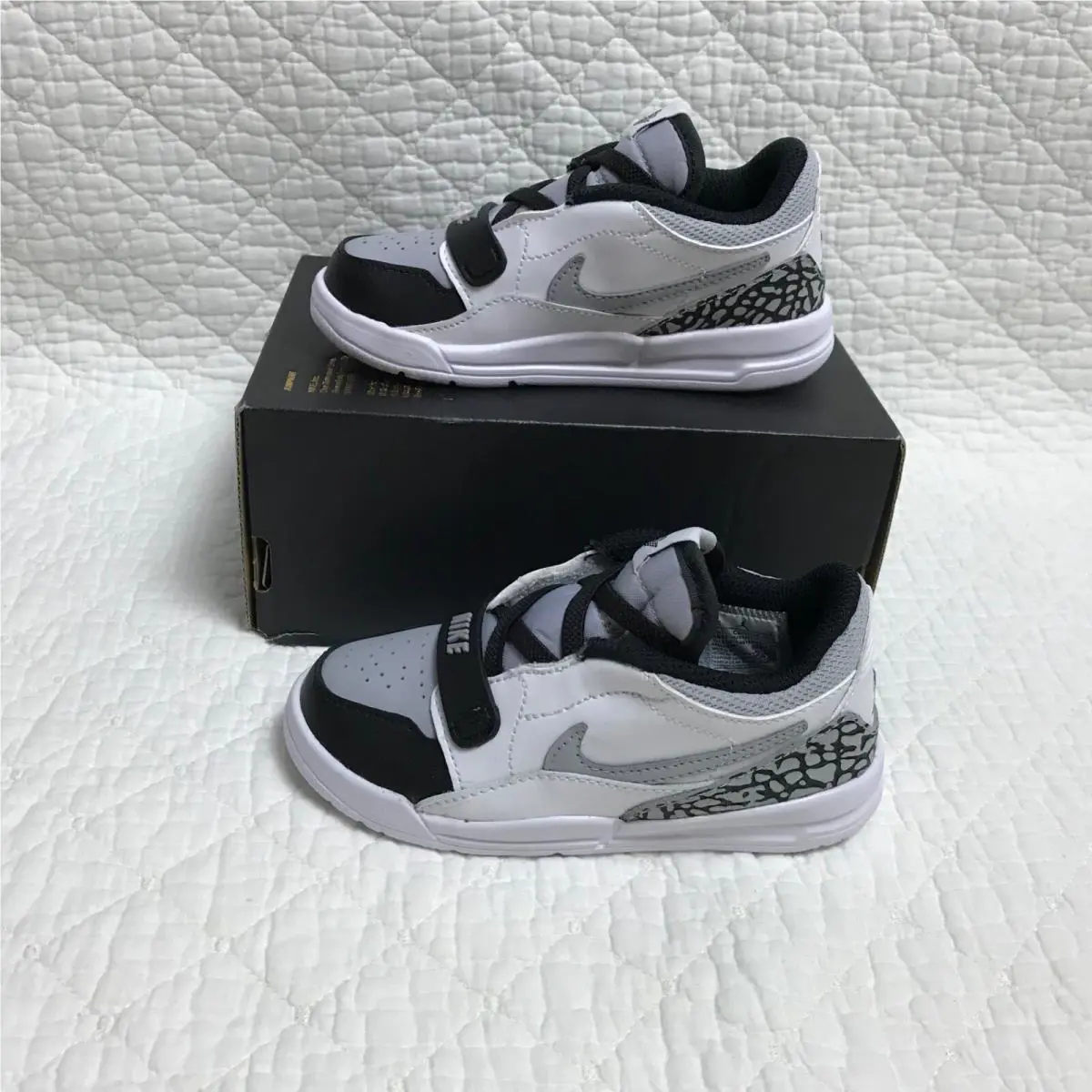 Nike shoes - CD9056-105 - CD9056-105 - White/Black-Wolf gray 1