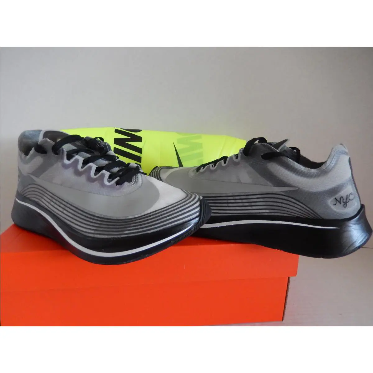 Nike shoes - Black (UPC: 888412555949) 0