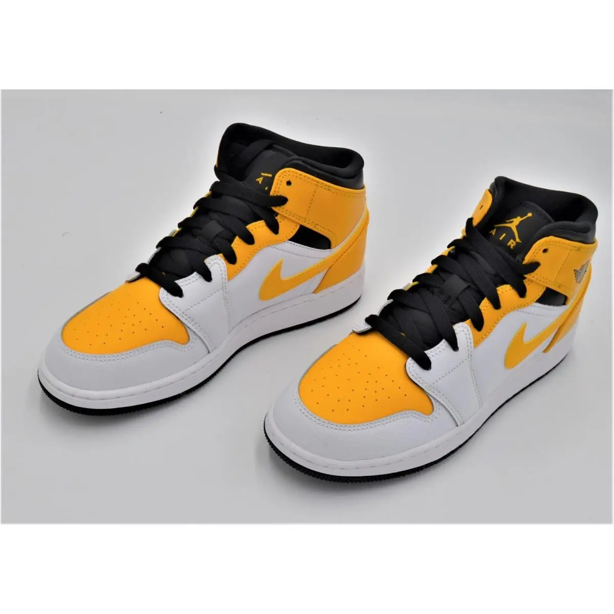 Nike shoes - Air Jordan 1 Mid GS - 554725-170 - White 1