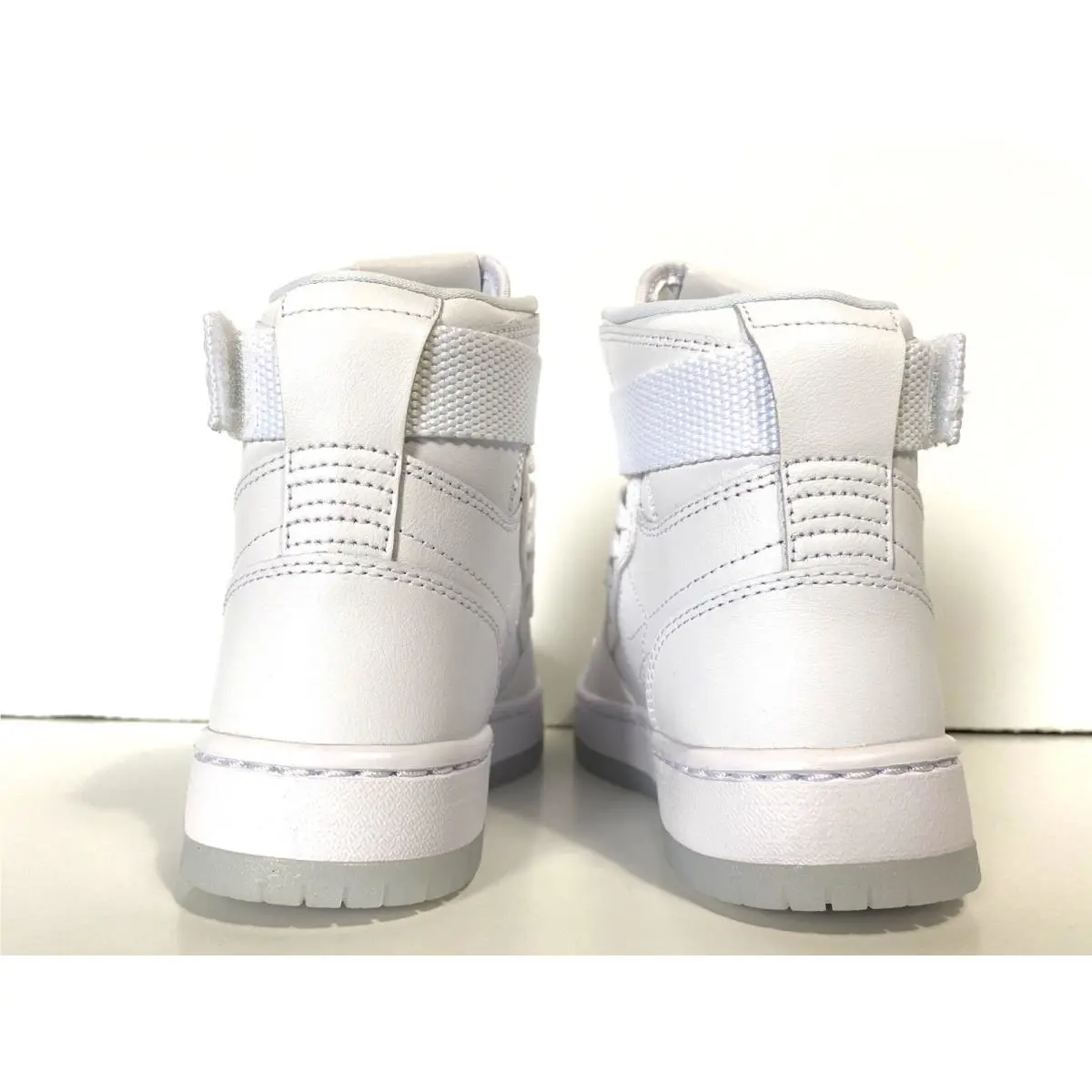 Nike shoes - Air Jordan 1 Retro Low Slip - White (UPC: 0193154386257) 3