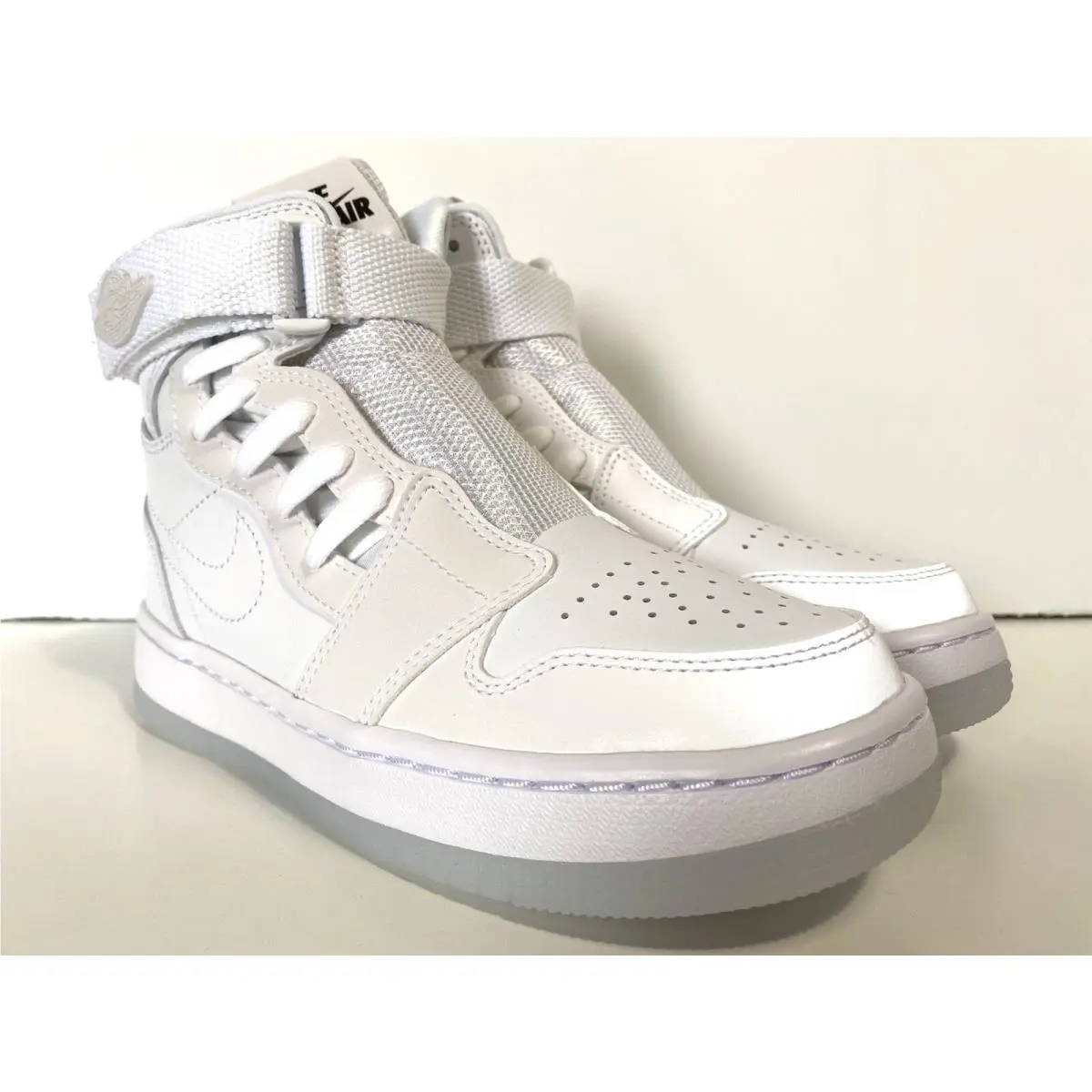 Nike shoes - Air Jordan 1 Retro Low Slip - White (UPC: 0193154386257) 4
