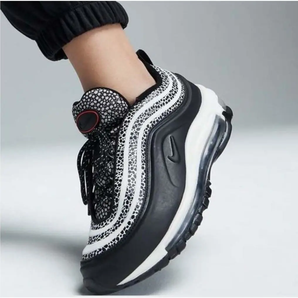 Nike shoes - Black 1