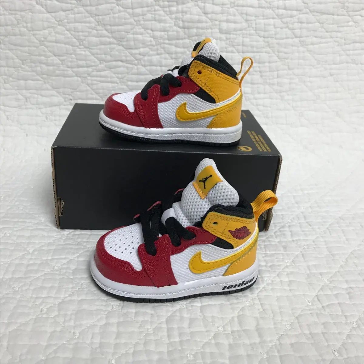 Nike shoes - Air Jordan 1 Mid SE - DJ0335 067 - Black/university gold/Gym Red 0