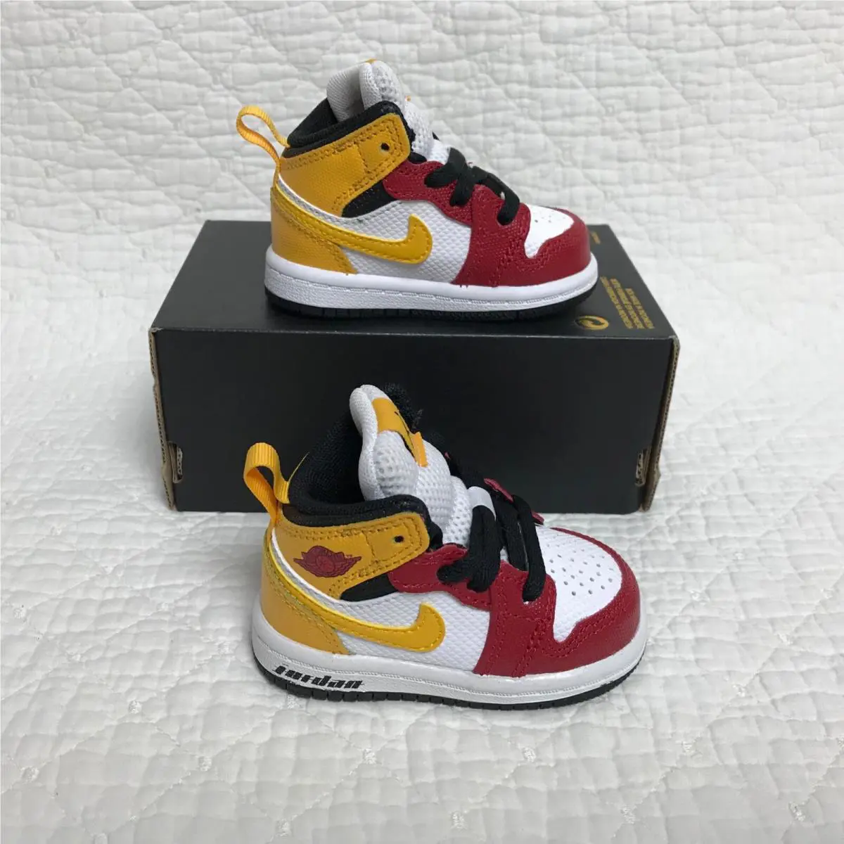 Nike shoes - Air Jordan 1 Mid SE - DJ0335 067 - Black/university gold/Gym Red 1
