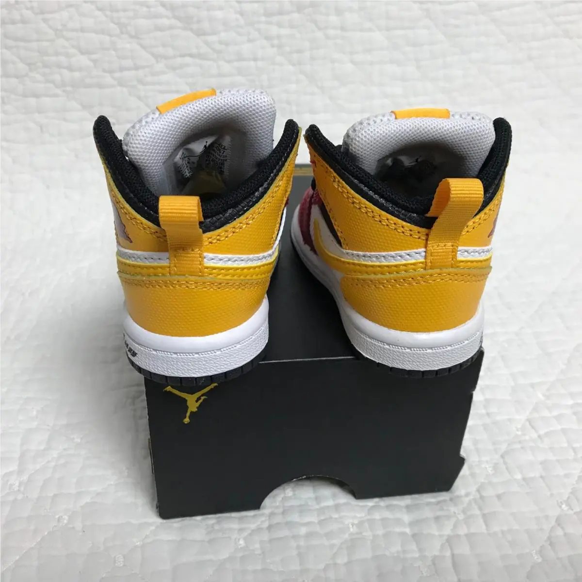 Nike shoes - Air Jordan 1 Mid SE - DJ0335 067 - Black/university gold/Gym Red 3