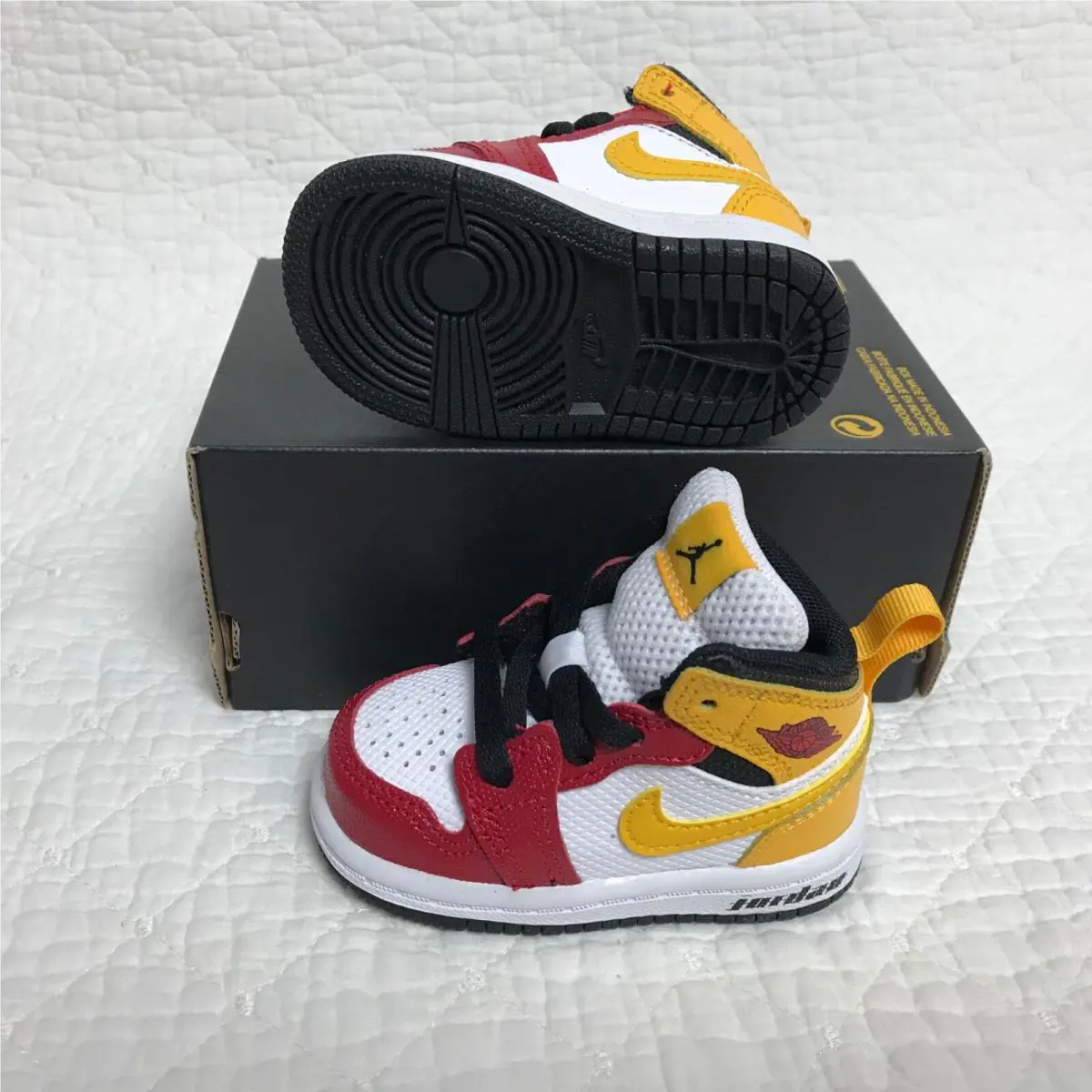 Nike shoes - Air Jordan 1 Mid SE - DJ0335 067 - Black/university gold/Gym Red 4