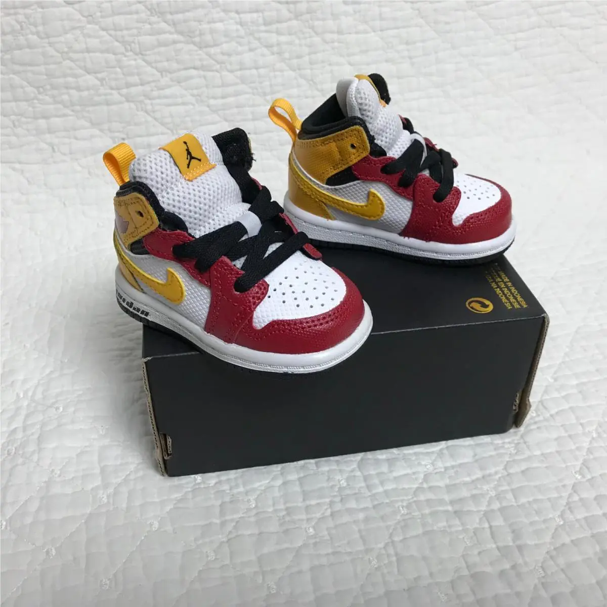 Nike shoes - Air Jordan 1 Mid SE - DJ0335 067 - Black/university gold/Gym Red 5