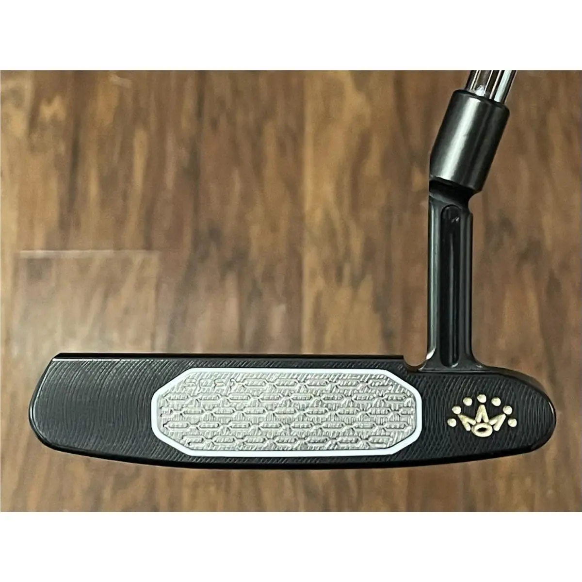 Scotty Cameron  - Studio Style Newport - 2025 - SCS - Xtreme Dark Finish - DLC - Gold, Lie Angle: Black 3