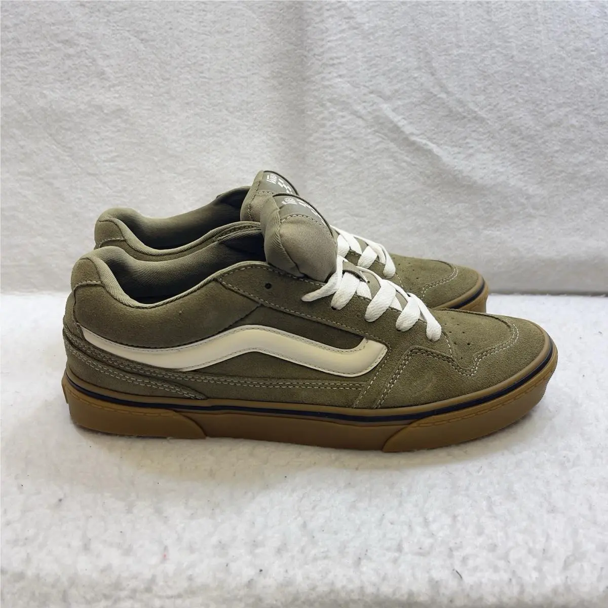 Vans Sneakers Mens 8.5 Olive Green White Caldrone Suede Skater Gum Sole Shoe Y2K