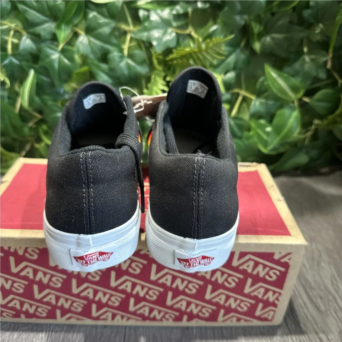 Vans shoes - Black (UPC: 0194902639045) 3