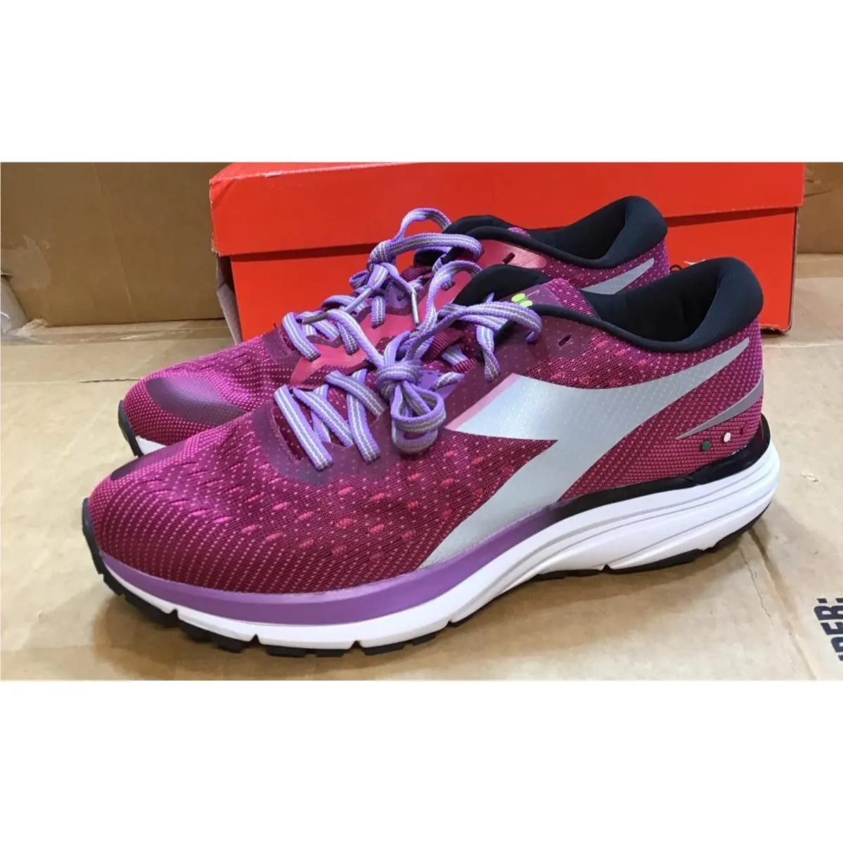 Diadora shoes - Diadora Mythos Blushield 6 Running - 176883-C9613 - Purple, Red 3