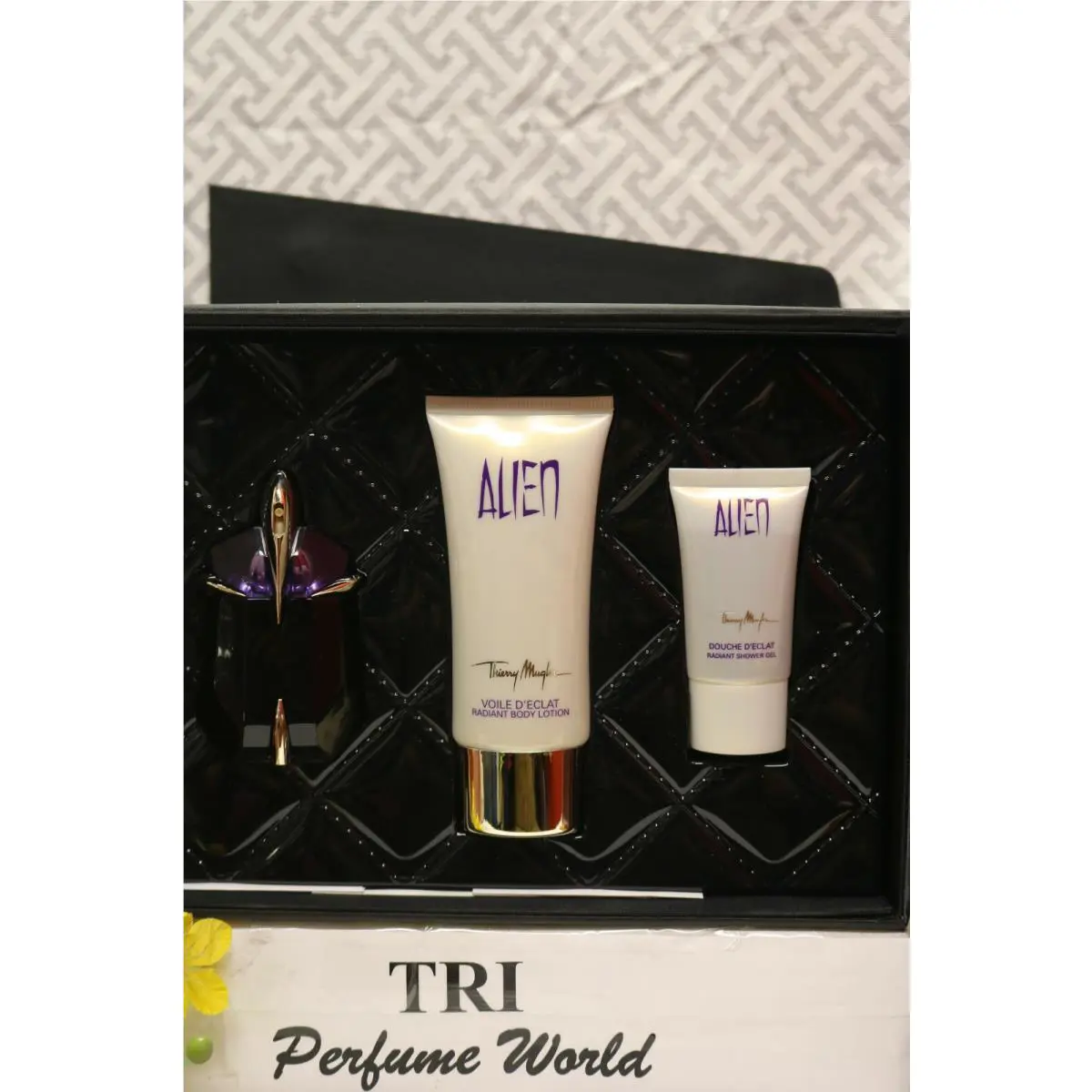 Alien Thierry  3 Pcs. Set Edp Spray 1 Fl. Oz. + Body Lotion + Shower Gel by Mugler