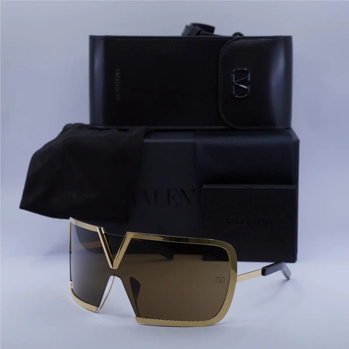Valentino V-romask VLS-120B Light Gold/dark Brown AR 146-0-118 Sunglasses