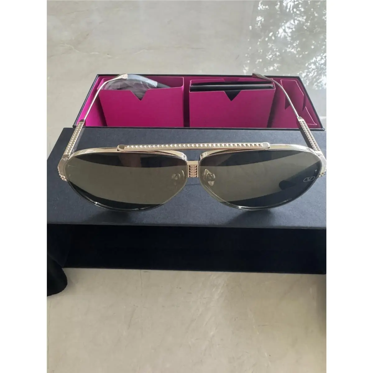Valentino Titanium Sunglasses Aviator White Gold Xvi VLS-100B-64 Gld Cat 3