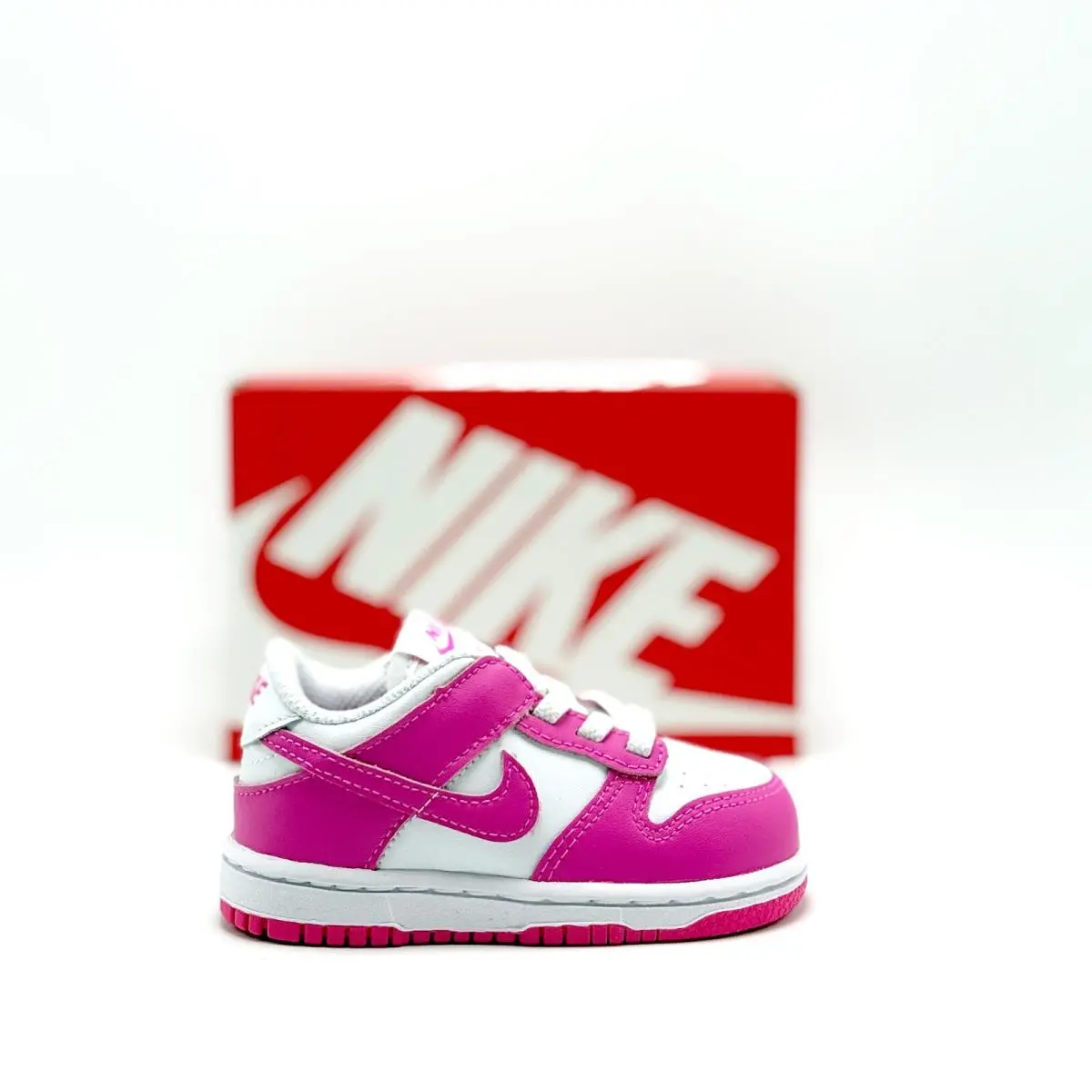Nike shoes - Jordan 1 - Pink 4