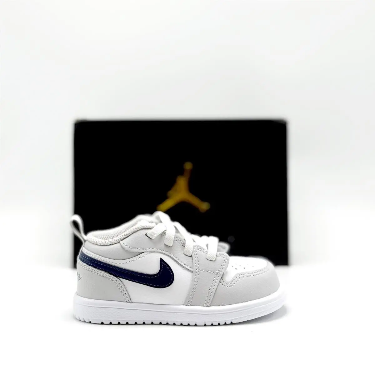Nike shoes - Air Jordan 1 - Air - Gray 4