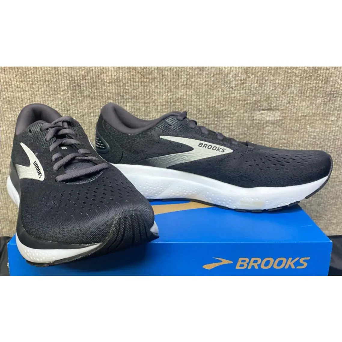 Brooks shoes - Brooks Ghost 16 - Ghost - 110418-164 - Black/Grey/White 1