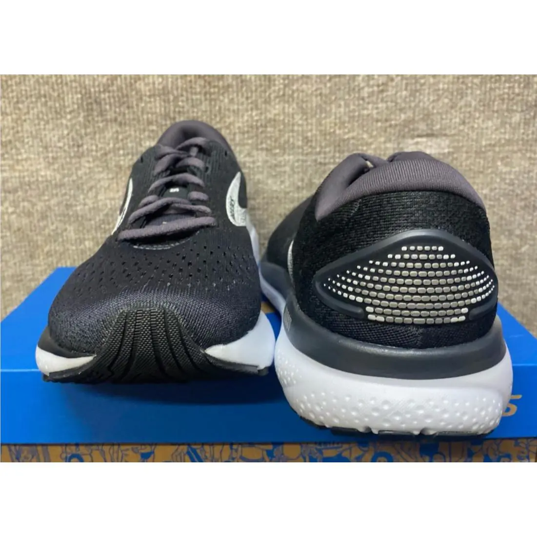 Brooks shoes - Brooks Ghost 16 - Ghost - 110418-164 - Black/Grey/White 2