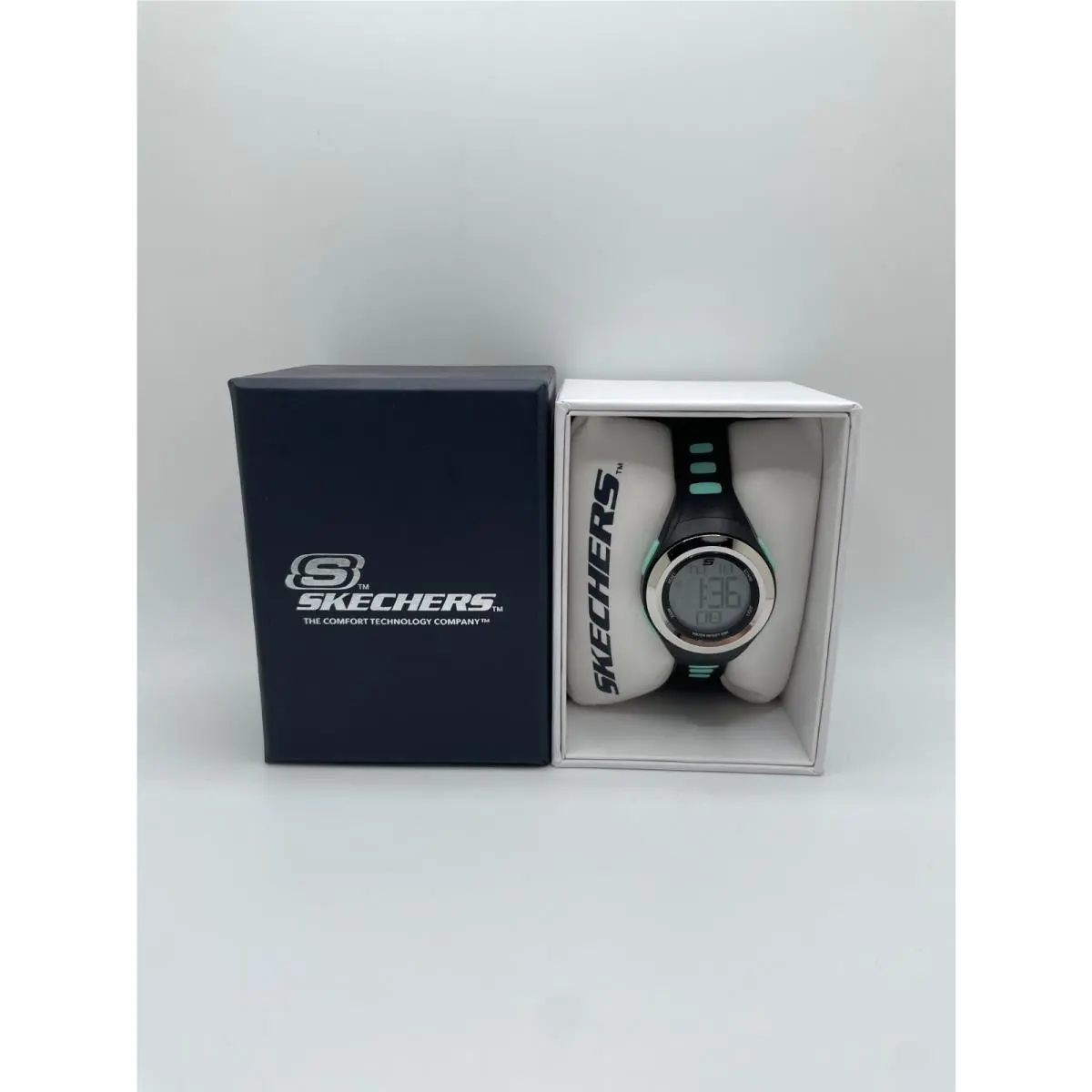 Skechers Womens Teal Black Water Resistant Round Sports Digital Watch