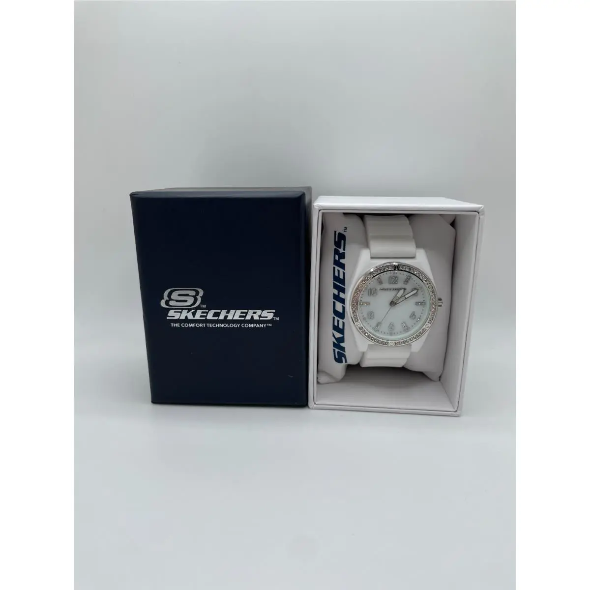 Skechers Womens White Band Silver Case Round Analog Display Wristwatch