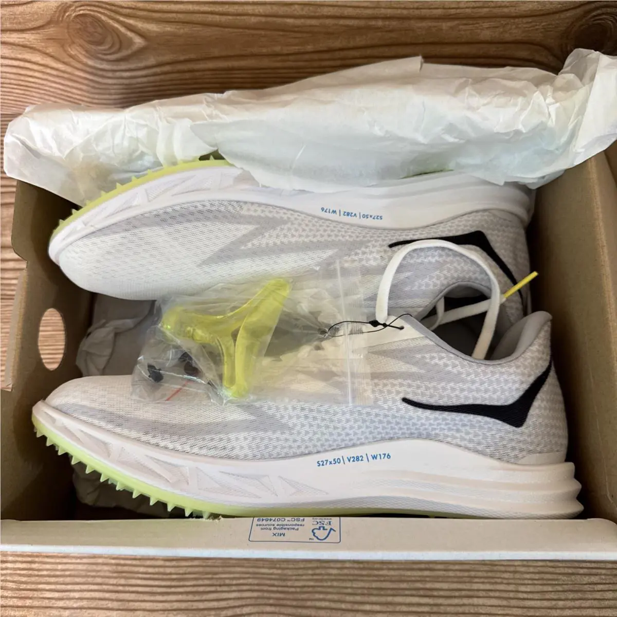 Hoka shoes - Hoka One One Crescendo MD - white / nimbus cloud 8