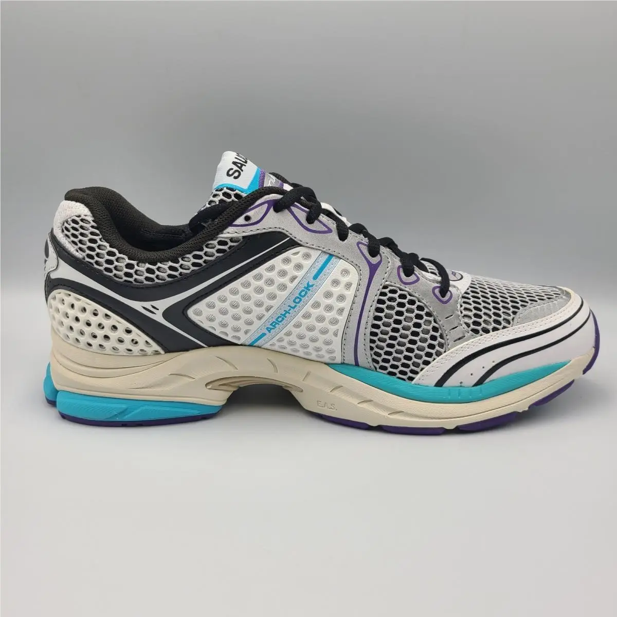 Saucony shoes - Saucony ProGrid Triumph 4 - ProGrid Triumph - S70704-13 - White 1